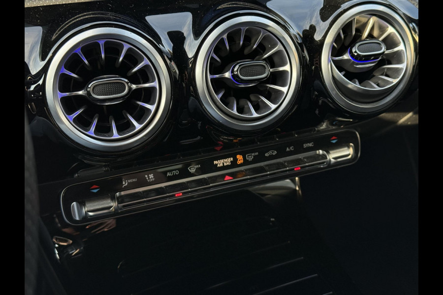 Mercedes-Benz CLA-Klasse Aut. 180 AMG Sport | Trekhaak | Navi | Camera | Sfeer Verlichting | Nieuw Model |