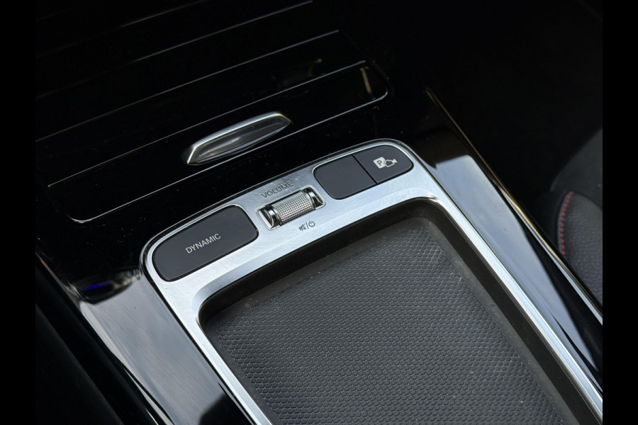 Mercedes-Benz CLA-Klasse Aut. 180 AMG Sport | Trekhaak | Navi | Camera | Sfeer Verlichting | Nieuw Model |