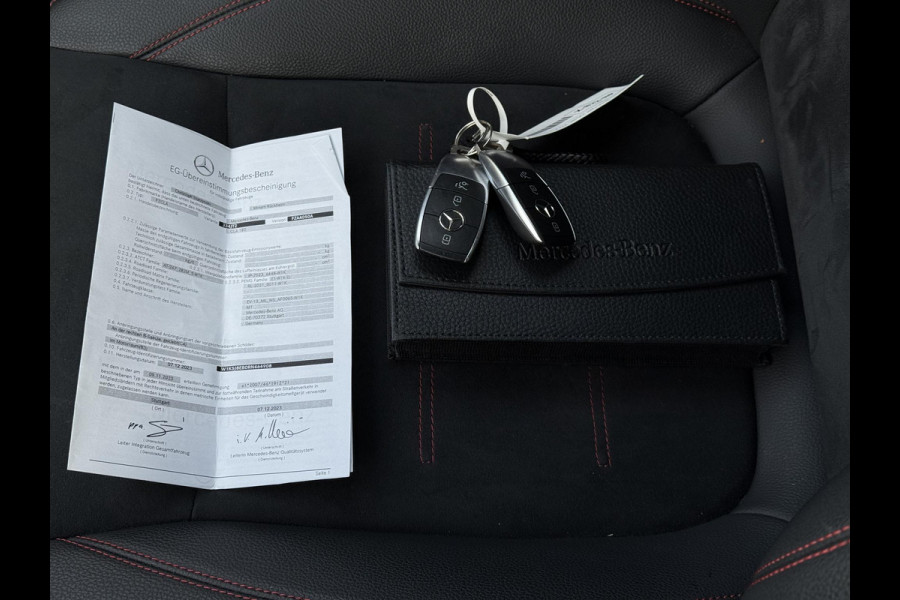 Mercedes-Benz CLA-Klasse Aut. 180 AMG Sport | Trekhaak | Navi | Camera | Sfeer Verlichting | Nieuw Model |