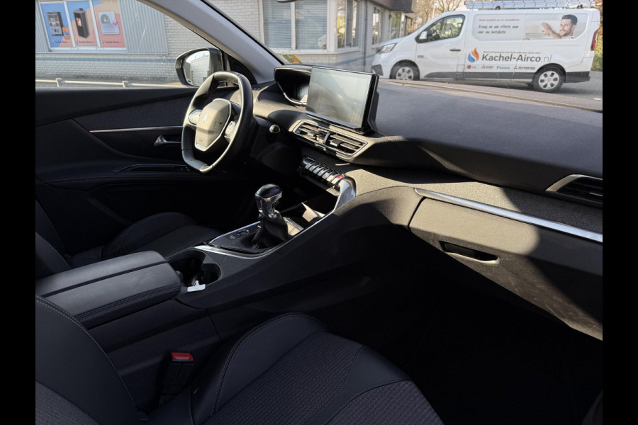Peugeot 5008 1.2 PureTech Allure Pack Business | Navi | Trekhaak | 7 Pers