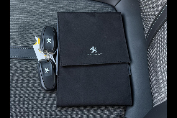 Peugeot 5008 1.2 PureTech Allure Pack Business | Navi | Trekhaak | 7 Pers