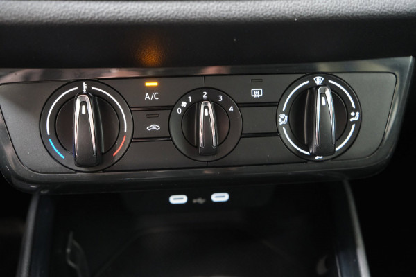 Škoda Fabia 1.0 TSI Ambition - N.A.P. Airco, Cruise, PDC, Carplay.