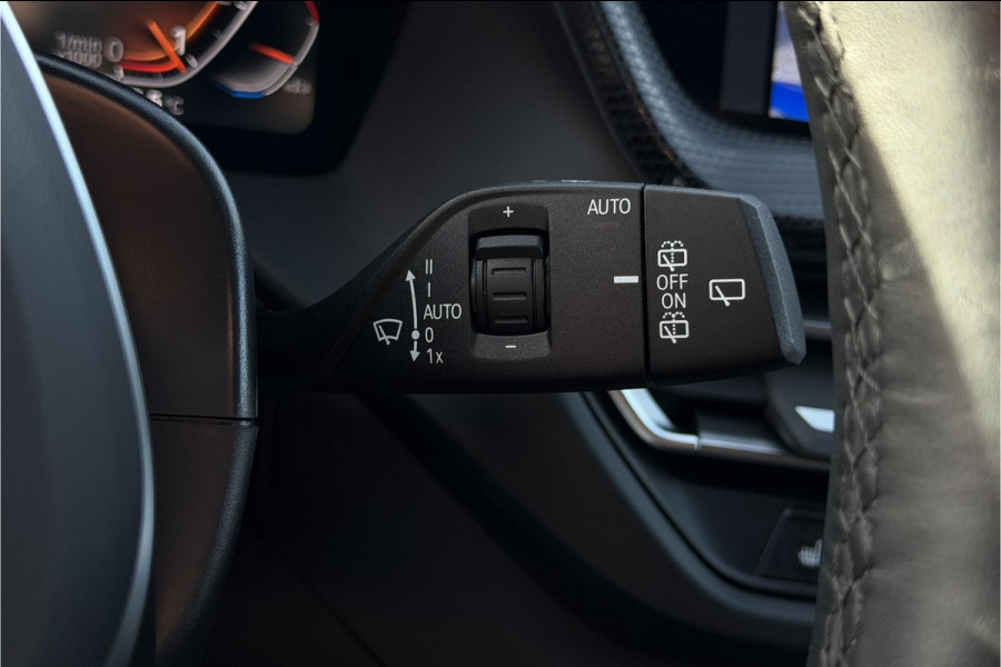 BMW 1-serie 118i M-Sport | M-Kuipstoelen | Camera | Comfort Access | Stoel + Stuurverwarming | Fabr. Garantie 07-2027