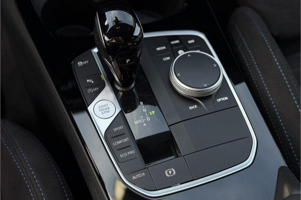 BMW 1-serie 118i M-Sport | M-Kuipstoelen | Camera | Comfort Access | Stoel + Stuurverwarming | Fabr. Garantie 07-2027