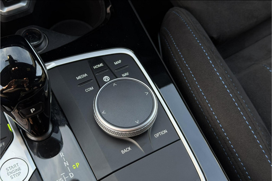 BMW 1-serie 118i M-Sport | M-Kuipstoelen | Camera | Comfort Access | Stoel + Stuurverwarming | Fabr. Garantie 07-2027