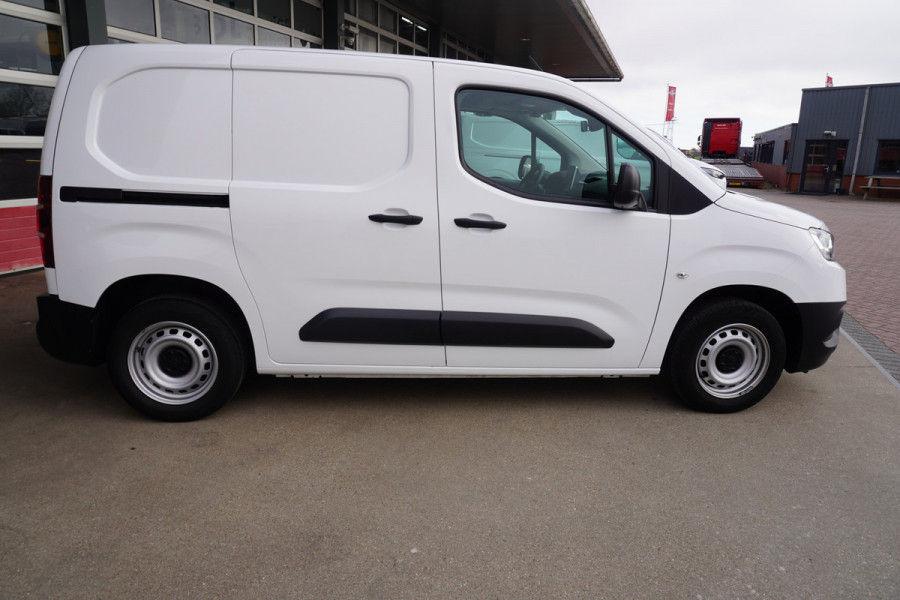 Toyota PROACE CITY 1.5 D-4D 102PK Live nr. V157| Airco | Cruise | Camera | Trekhaak | Apple CP-Android auto