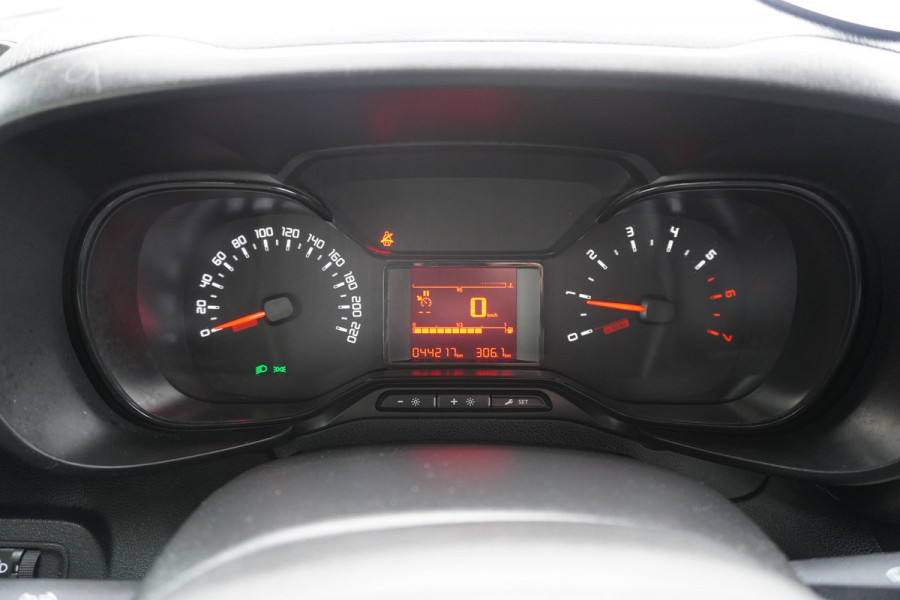 Toyota PROACE CITY 1.5 D-4D 102PK Live nr. V157| Airco | Cruise | Camera | Trekhaak | Apple CP-Android auto