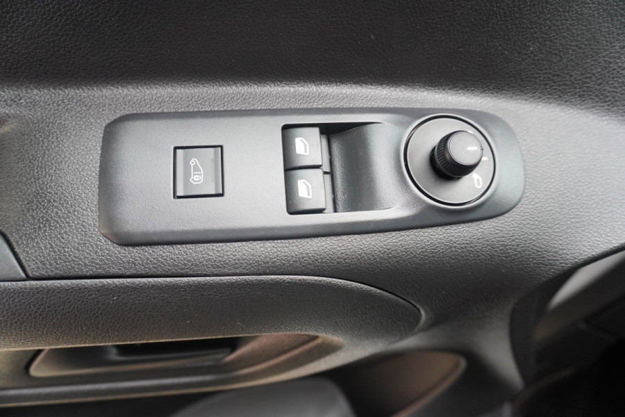 Toyota PROACE CITY 1.5 D-4D 102PK Live nr. V157| Airco | Cruise | Camera | Trekhaak | Apple CP-Android auto