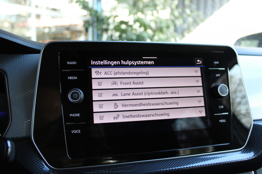 Volkswagen T-Cross TSI 115PK LIFE EDITION CARPLAY/PDC/IQ-DRIVE fabrieksgarantie