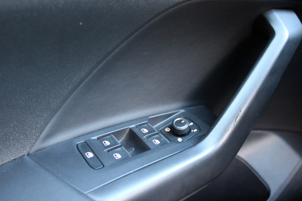 Volkswagen T-Cross TSI 115PK LIFE EDITION CARPLAY/PDC/IQ-DRIVE fabrieksgarantie