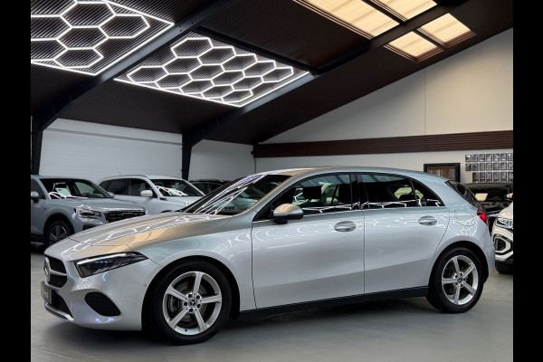 Mercedes-Benz A-Klasse 200 Luxury Line Facelift CarPlay Camera