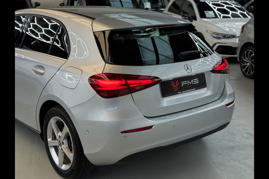 Mercedes-Benz A-Klasse 200 Luxury Line Facelift CarPlay Camera