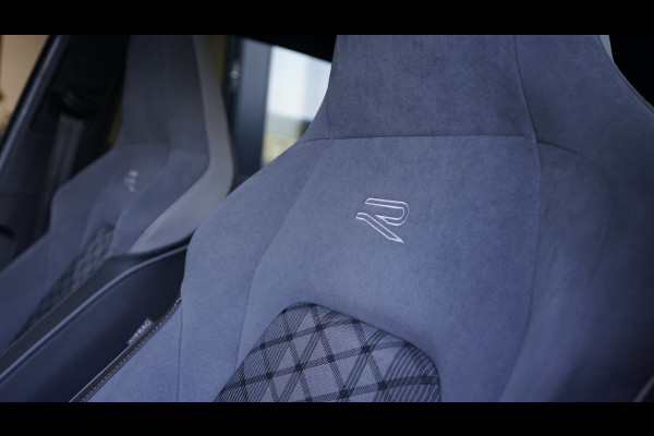 Volkswagen Golf 1.5 TSI R-Line Black Style AUTOMAAT-ACC-CAMERA-HARMAN KARDON-IQ LIGHT-KEYLESS-PANORAMA-STOELVERWARMING