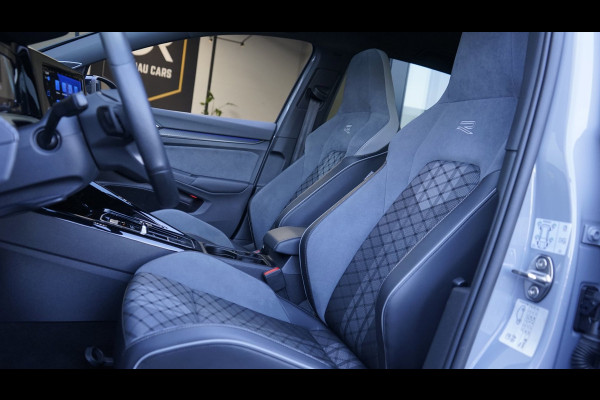 Volkswagen Golf 1.5 TSI R-Line Black Style AUTOMAAT-ACC-CAMERA-HARMAN KARDON-IQ LIGHT-KEYLESS-PANORAMA-STOELVERWARMING