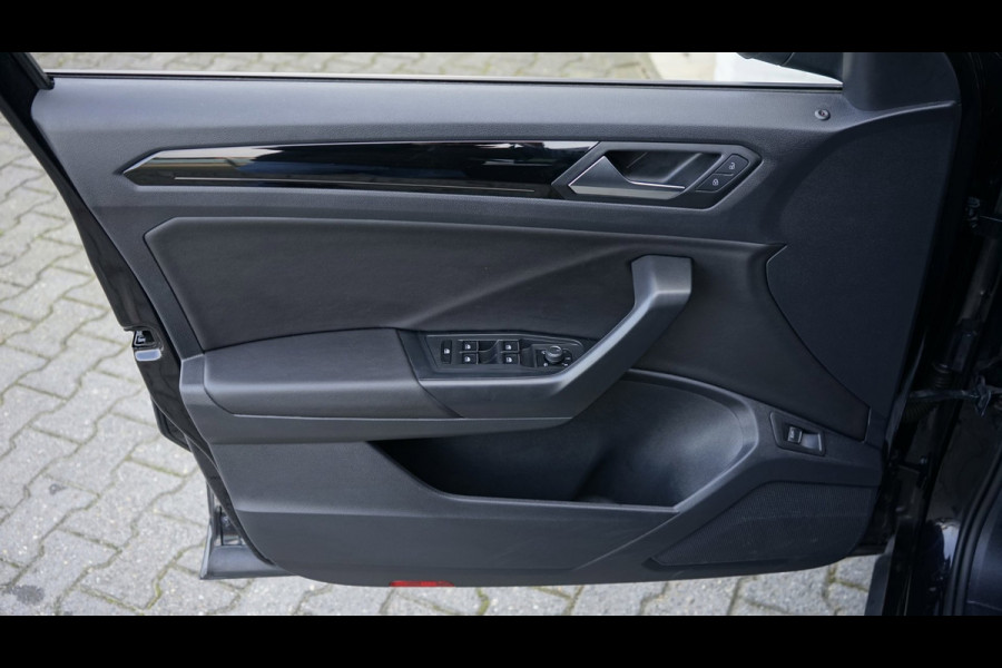 Volkswagen T-Roc R 2.0 TSI 4Motion AUTOMAAT-ACC-BEATS-CAMERA-FULL LED-KEYLESS-LEDER-NAVIGATIE-PANORAMA-VIRTUEEL