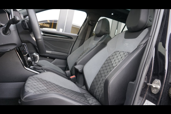 Volkswagen T-Roc 1.5 TSI R-Line AUTOMAAT-ACC-CAMERA-CLIMA-IQ LIGHT-KEYLESS-NAVIGATIE-PANORAMA-STOELVERWARMING