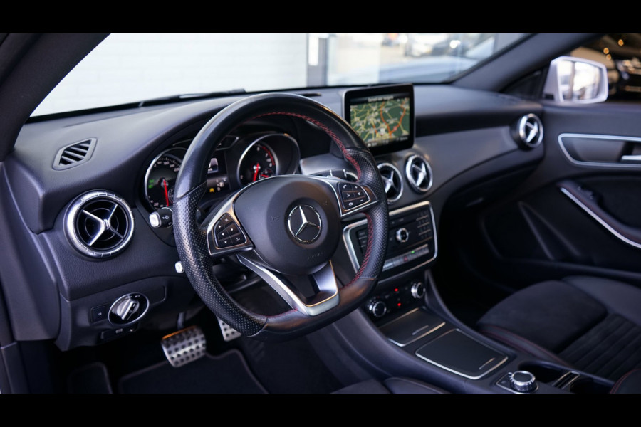 Mercedes-Benz CLA-Klasse 180 AMG AUTOMAAT-ALCANTARA-CAMERA-CRUISE-FULL LED-GROOT NAVIGATIE-KEYLESS-STOELVERWARMING