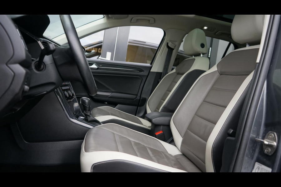 Volkswagen T-Roc 1.5 TSI Sport AUTOMAAT-ACC-CAMERA-CLIMA-FULL LED-KEYLESS-NAVIGATIE-PANORAMA-VIRTUEEL-VOLLEDER-STOELVERWARMING