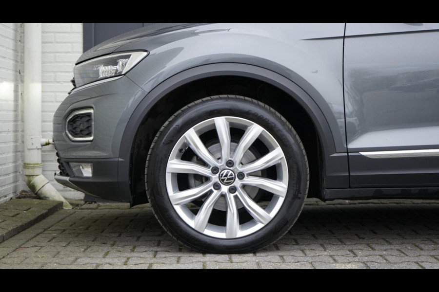Volkswagen T-Roc 1.5 TSI Sport AUTOMAAT-ACC-CAMERA-CLIMA-FULL LED-KEYLESS-NAVIGATIE-PANORAMA-VIRTUEEL-VOLLEDER-STOELVERWARMING
