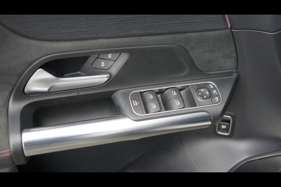 Mercedes-Benz GLA 250 4MATIC AMG NIGHT AUTOMAAT-360 CAMERA-AMBIANCE-BURMESTER-KEYLESS-NAVIGATIE-PANO-WINTER-Etc.