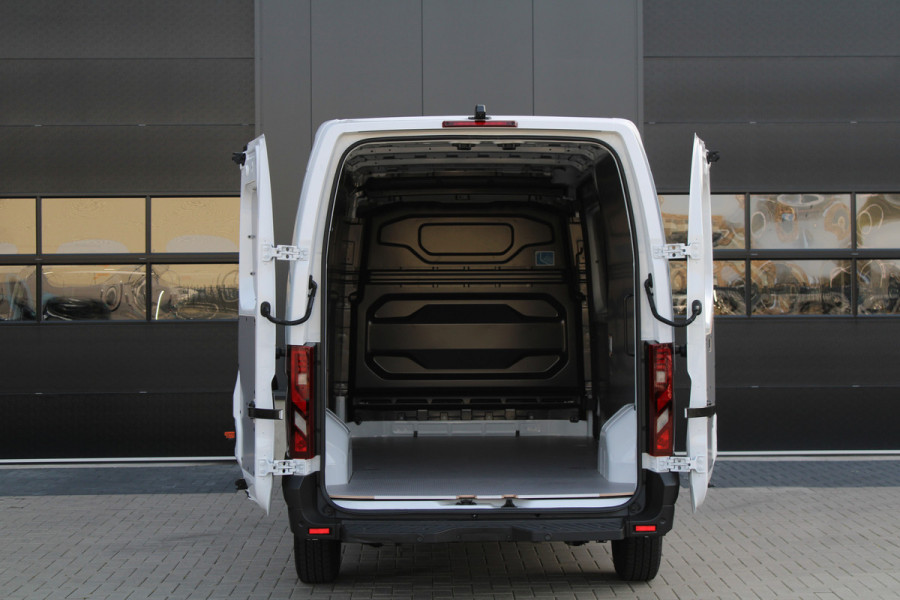 Renault Master E-Tech T35 L3H2 Advance long range 87 kWh 143pk - Camera - Voorruit verwarming - Cruise - LED - Carplay/Android - Rijklaar