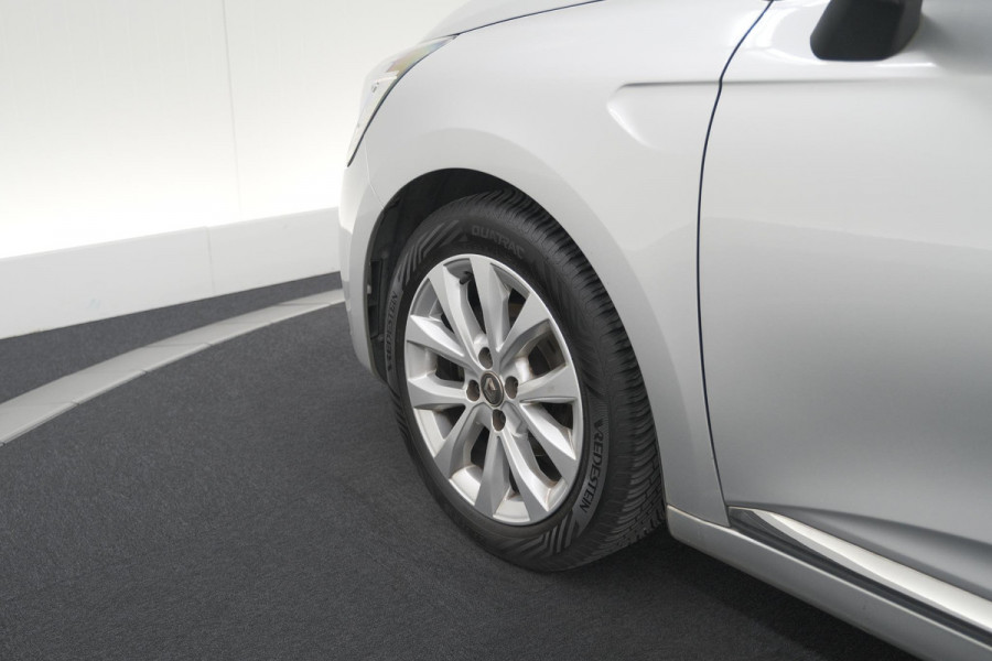 Renault Clio TCe 100 Limited | Stoelverwarming | Apple Carplay | Parkeersensoren