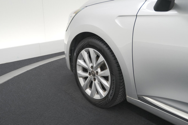 Renault Clio TCe 100 Limited | Stoelverwarming | Apple Carplay | Parkeersensoren