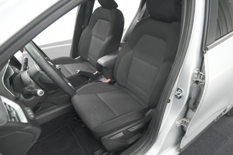 Renault Clio TCe 100 Limited | Stoelverwarming | Apple Carplay | Parkeersensoren