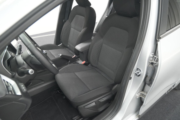 Renault Clio TCe 100 Limited | Stoelverwarming | Apple Carplay | Parkeersensoren