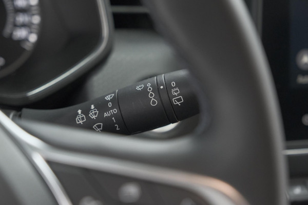 Renault Clio TCe 100 Limited | Stoelverwarming | Apple Carplay | Parkeersensoren