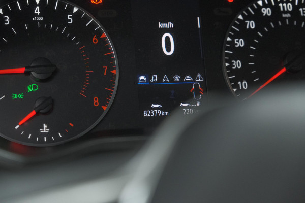 Renault Clio TCe 100 Limited | Stoelverwarming | Apple Carplay | Parkeersensoren