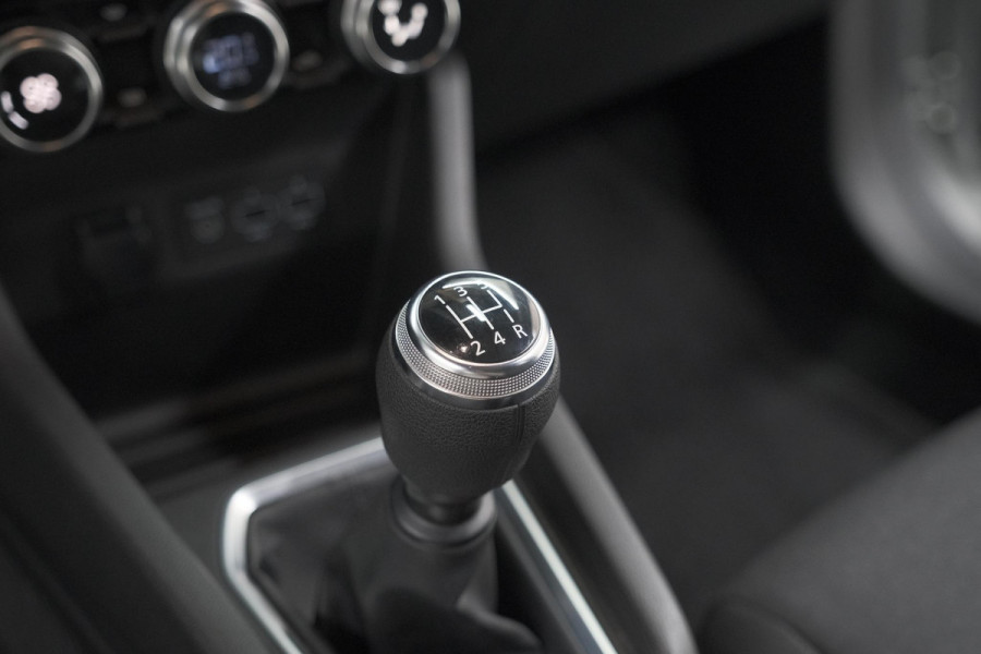 Renault Clio TCe 100 Limited | Stoelverwarming | Apple Carplay | Parkeersensoren