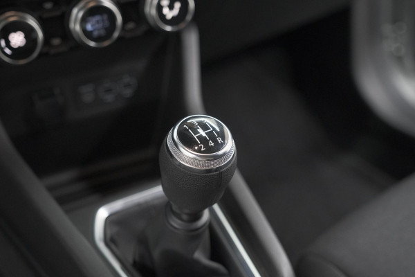 Renault Clio TCe 100 Limited | Stoelverwarming | Apple Carplay | Parkeersensoren