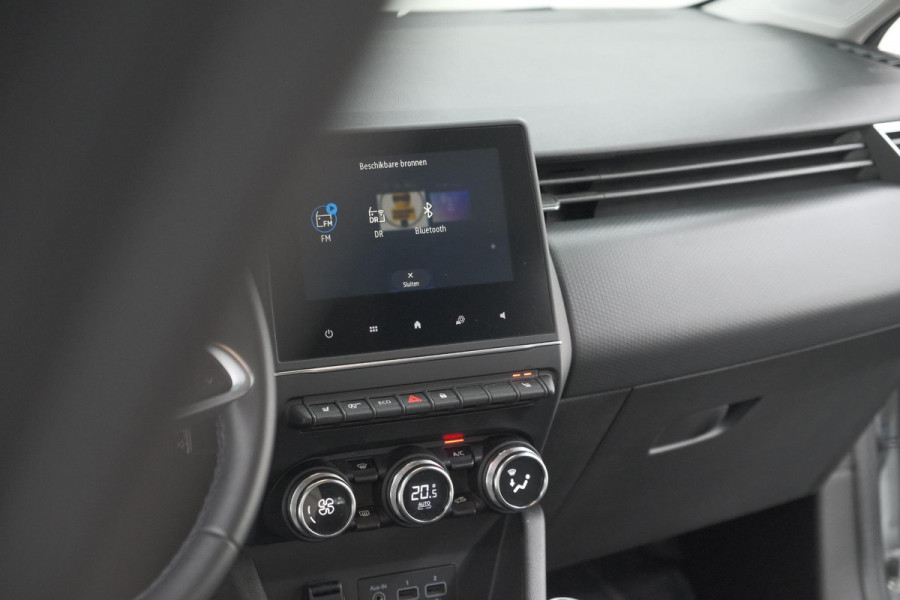 Renault Clio TCe 100 Limited | Stoelverwarming | Apple Carplay | Parkeersensoren