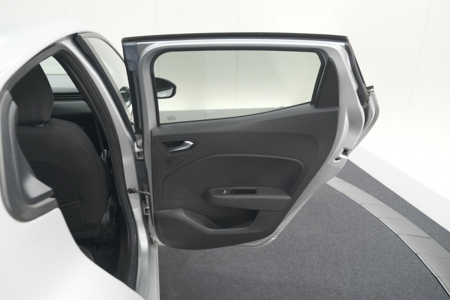 Renault Clio TCe 100 Limited | Stoelverwarming | Apple Carplay | Parkeersensoren