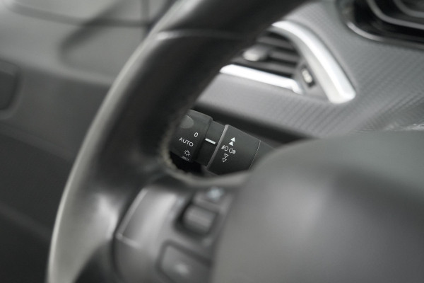Peugeot 208 PureTech 110 Tech Edition | Camera | Apple Carplay | Parkeersensoren