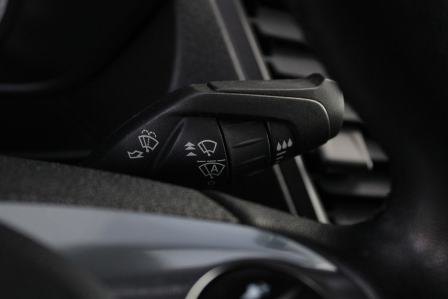 Ford Transit Connect 1.5 EcoBlue L2 Limited 120pk - Automaat - Trekhaak - Stoelverwarming - Navi - Bluetooth - Camera - Rijklaar