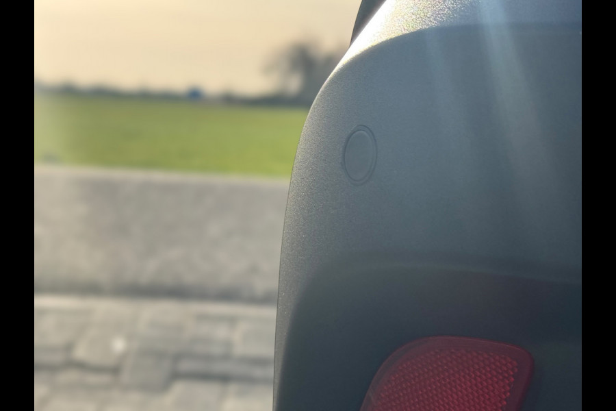 Toyota Corolla Cross Hybrid 140 Style Comfort VERWARMDE STOELEN EN STUURWIEL, CAMERA , CARPLAY, CLIMATE CONTROL / ELEKT KLEP