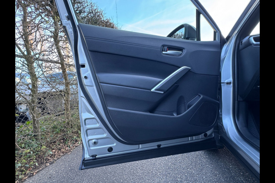 Toyota Corolla Cross Hybrid 140 Style Comfort VERWARMDE STOELEN EN STUURWIEL, CAMERA , CARPLAY, CLIMATE CONTROL / ELEKT KLEP