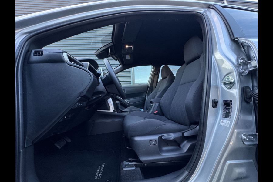 Toyota Corolla Cross Hybrid 140 Style Comfort VERWARMDE STOELEN EN STUURWIEL, CAMERA , CARPLAY, CLIMATE CONTROL / ELEKT KLEP