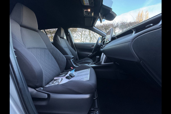 Toyota Corolla Cross Hybrid 140 Style Comfort VERWARMDE STOELEN EN STUURWIEL, CAMERA , CARPLAY, CLIMATE CONTROL / ELEKT KLEP