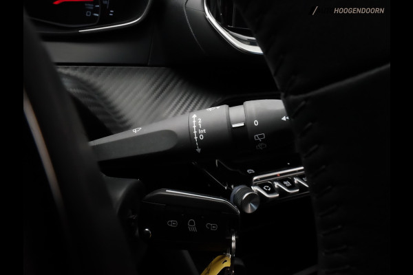 Peugeot 208 1.2 PureTech Active Black Edition (APPLE CARPLAY,PARKEERSENSOREN,LED VERLICHTING,SPORTSTOELEN,NAVIGATIE,TOPCONDITIE)
