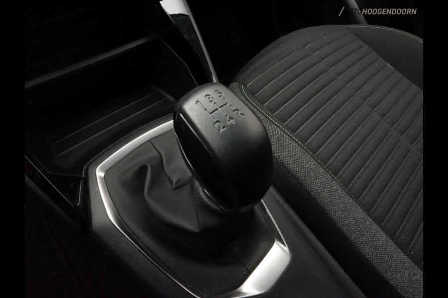 Peugeot 208 1.2 PureTech Active Black Edition (APPLE CARPLAY,PARKEERSENSOREN,LED VERLICHTING,SPORTSTOELEN,NAVIGATIE,TOPCONDITIE)