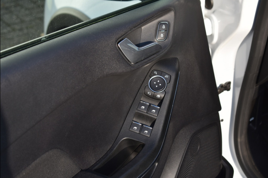 Ford Fiesta 1.1 ACTIVE PANODAK! TREKHAAK! WINTERPACK! NAVI!