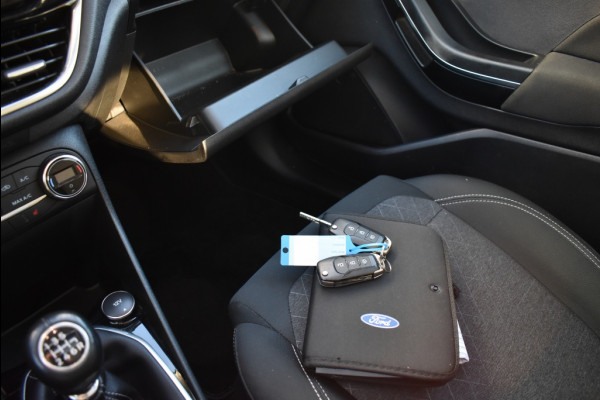 Ford Fiesta 1.1 ACTIVE PANODAK! TREKHAAK! WINTERPACK! NAVI!