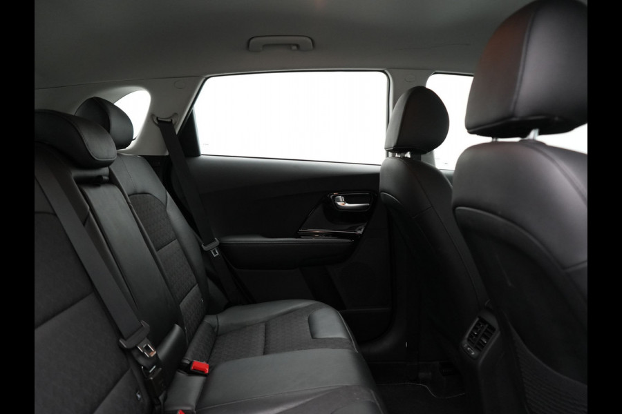 Kia Niro 1.6 GDi DynamicLine PHEV 141pk Dealer O.H. | Adaptive Cruise | Camera | Sportstoelen & Stuur Verwarmd | Apple Carplay | Lane Assist | Navigatie | DAB | Plug In Hybrid