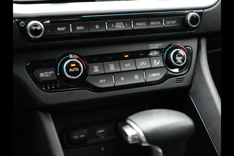 Kia Niro 1.6 GDi DynamicLine PHEV 141pk Dealer O.H. | Adaptive Cruise | Camera | Sportstoelen & Stuur Verwarmd | Apple Carplay | Lane Assist | Navigatie | DAB | Plug In Hybrid