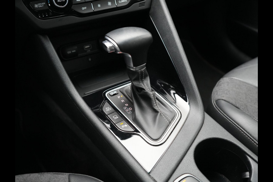 Kia Niro 1.6 GDi DynamicLine PHEV 141pk Dealer O.H. | Adaptive Cruise | Camera | Sportstoelen & Stuur Verwarmd | Apple Carplay | Lane Assist | Navigatie | DAB | Plug In Hybrid