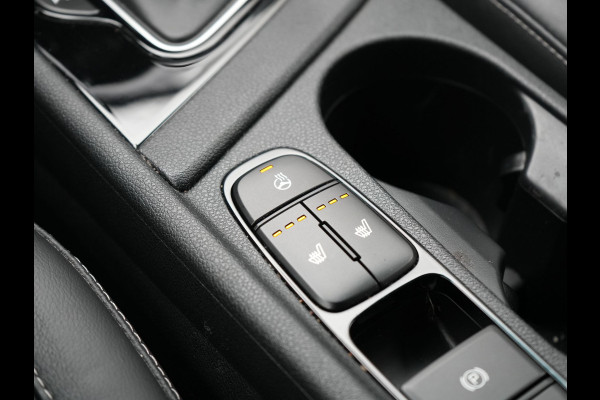 Kia Niro 1.6 GDi DynamicLine PHEV 141pk Dealer O.H. | Adaptive Cruise | Camera | Sportstoelen & Stuur Verwarmd | Apple Carplay | Lane Assist | Navigatie | DAB | Plug In Hybrid