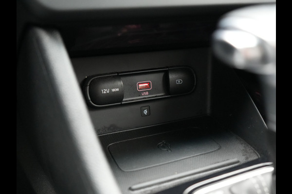Kia Niro 1.6 GDi DynamicLine PHEV 141pk Dealer O.H. | Adaptive Cruise | Camera | Sportstoelen & Stuur Verwarmd | Apple Carplay | Lane Assist | Navigatie | DAB | Plug In Hybrid